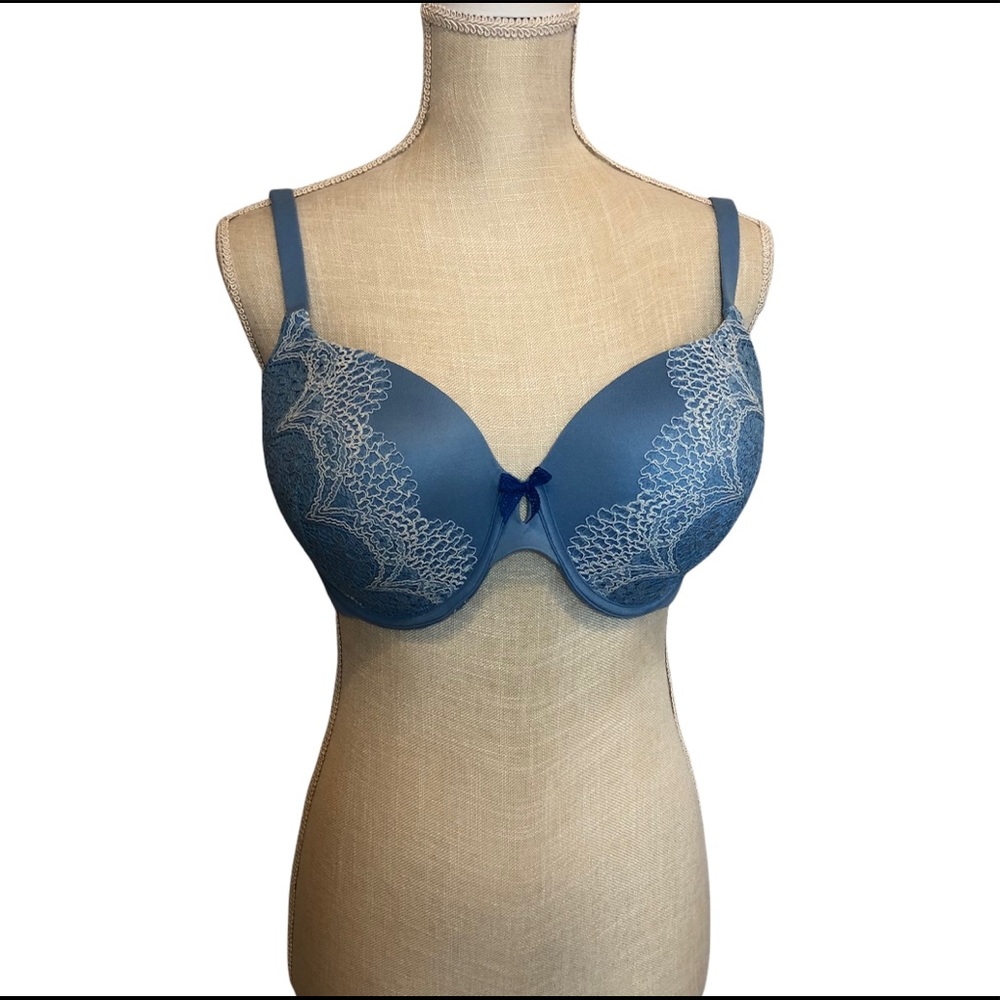 Victoria's Secret Blue Lace Trim T-Shirt Bra